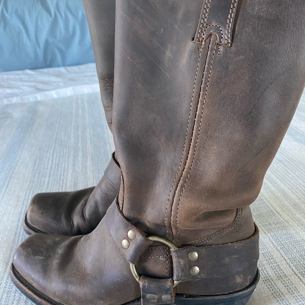 Frye harness boots in traditional brown size 6.5